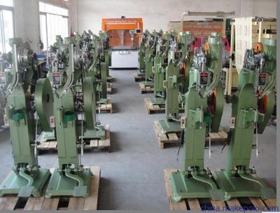 【供應(yīng)鴻達(dá)HD-LH2008周轉(zhuǎn)箱鉚釘機(jī)】價格,廠家,圖片,鉚接機(jī),東莞超聲波機(jī)械-